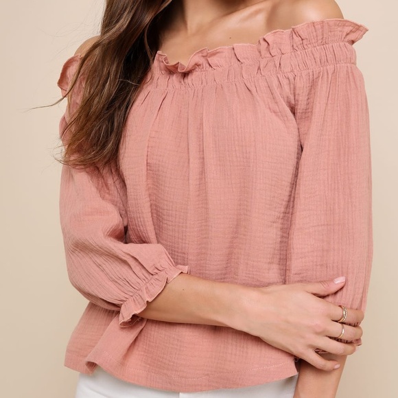 Lulu’s Off The Shoulder Top - Picture 1 of 7